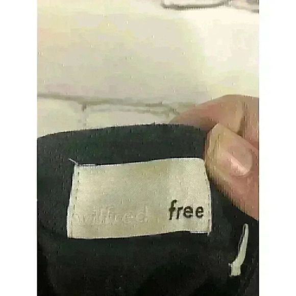 Wilfred Free Women's  High Rise Wide Leg Size 6 Black Jeans Big Pockets - Picture 3 of 8